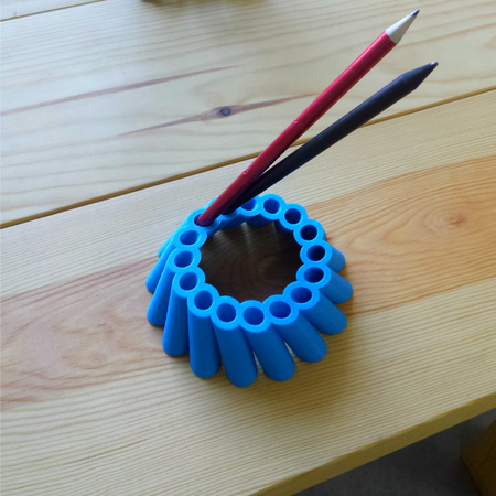 Hyperboloid pencil holder